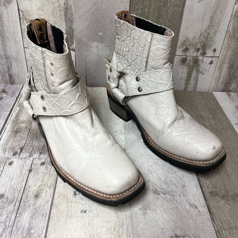 Freebird by Steven Limited Edition Whiskey Mood Ring Bootie Size 6 - Picture 2 of 16